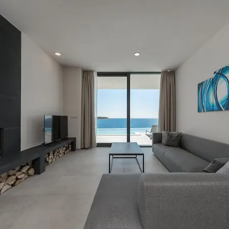 Attractive 5 Bedrooms Precious Amazing Sea Views Villa