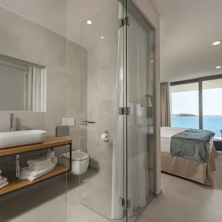 Villa Attractive 5 Bedrooms Precious Amazing Sea Views *