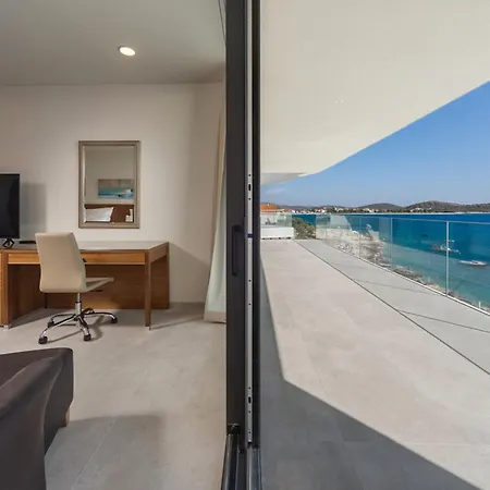 Attractive 5 Bedrooms Precious Amazing Sea Views