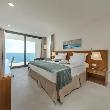 Villa Attractive 5 Bedrooms Precious Amazing Sea Views