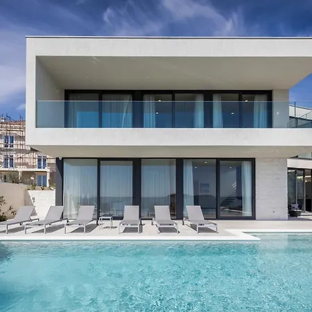 빌라 Attractive 5 Bedrooms Precious Amazing Sea Views 로고즈니차