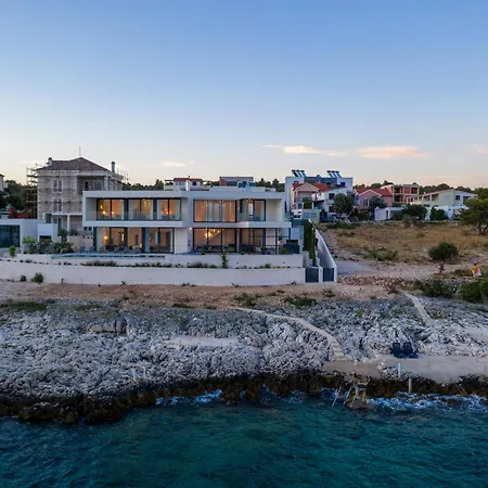 Attractive 5 Bedrooms Precious Amazing Sea Views Villa *