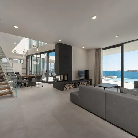 Attractive 5 Bedrooms Precious Amazing Sea Views Villa