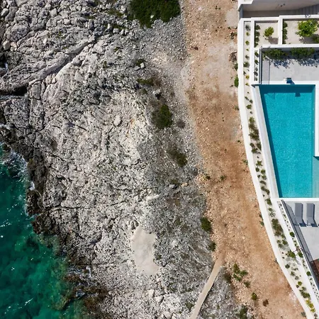 Attractive 5 Bedrooms Precious Amazing Sea Views
