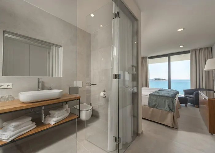 Villa Attractive 5 Bedrooms Precious Amazing Sea Views *