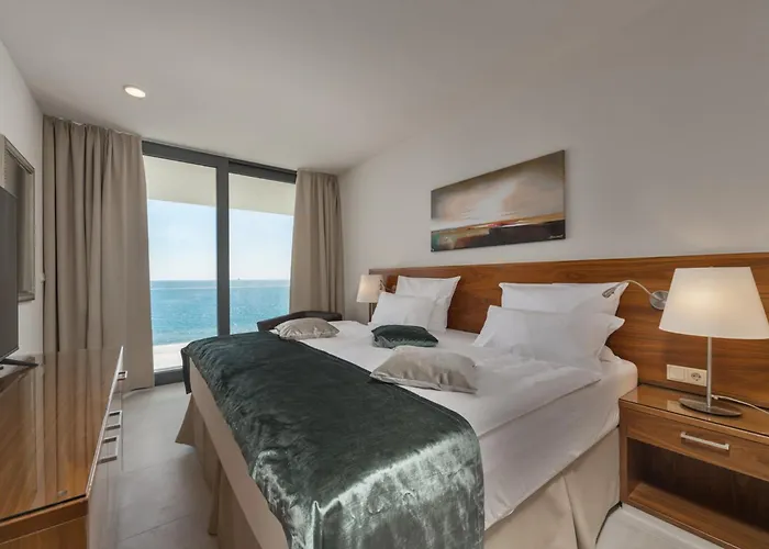 Attractive 5 Bedrooms Precious Amazing Sea Views Villa Rogoznica (Sibenik-Knin)