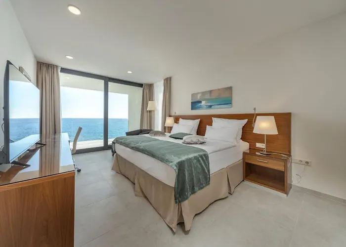 Villa Attractive 5 Bedrooms Precious Amazing Sea Views