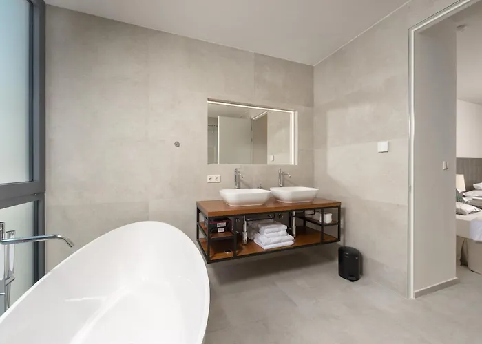 Attractive 5 Bedrooms Precious Amazing Sea Views Rogoznica (Sibenik-Knin)