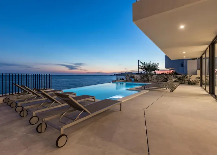 Attractive 5 Bedrooms Precious Amazing Sea Views Villa Rogoznica (Sibenik-Knin)